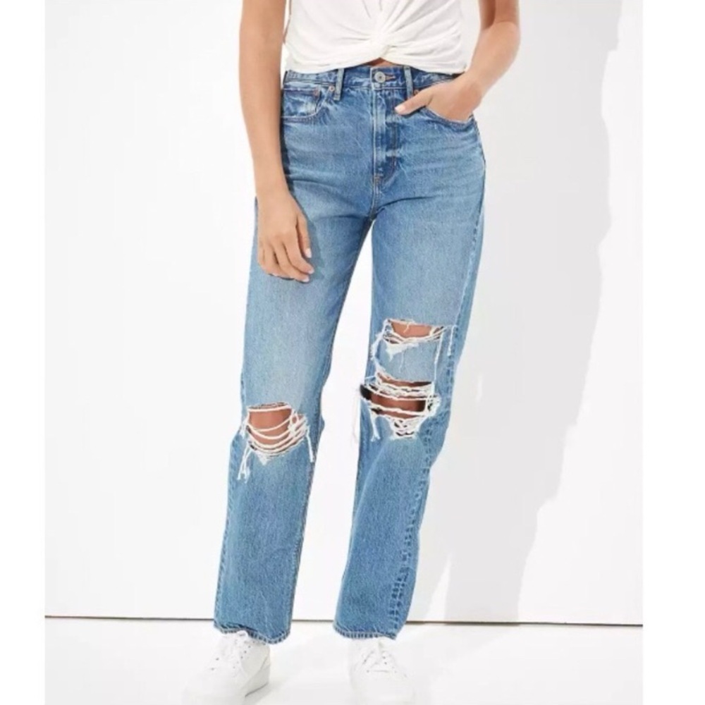 American Eagle Outfitters 90s Boyfriend Busted Knee Blue Jeans Size 4